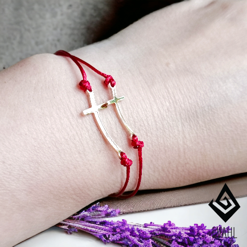 1. Bransoletka czerwona 2 złote  Krzyże (1).png