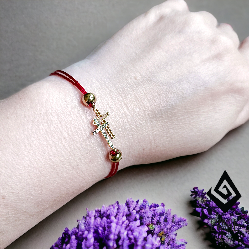 1. bransoletka czerwona 2 złote krzyże cyrkonie  (1).png