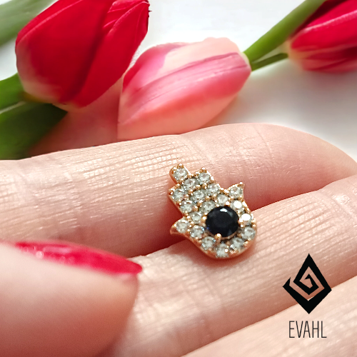 1. złote kolczyki hamsa, łapka ręka Fatimy, ręka Miriam, evahl (4).png